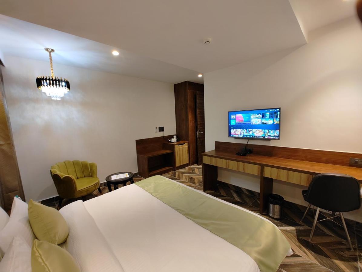 Grand Luxotica By Dls Hotels デヘラードゥーン エクステリア 写真