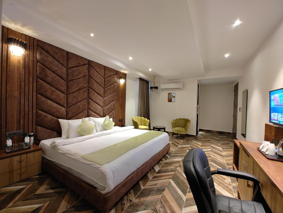 Grand Luxotica By Dls Hotels デヘラードゥーン エクステリア 写真