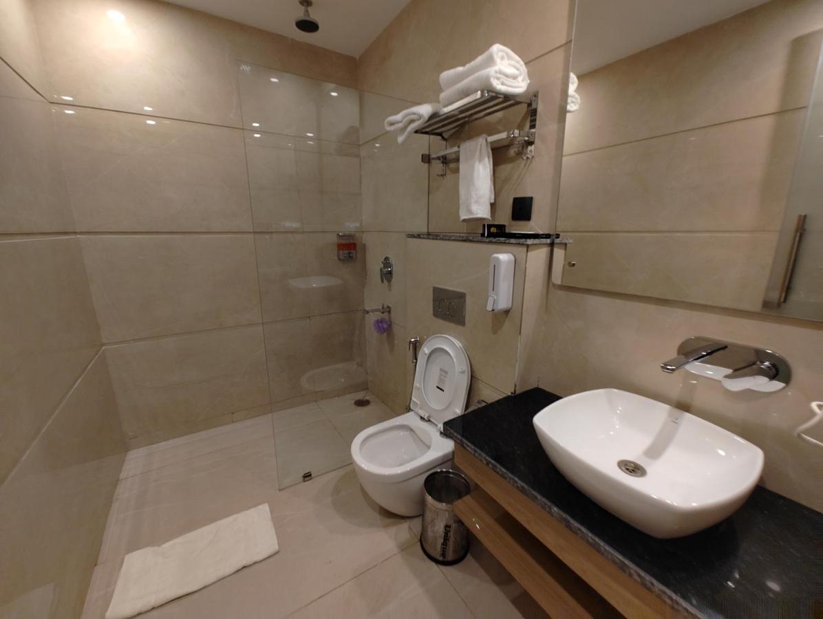 Grand Luxotica By Dls Hotels デヘラードゥーン エクステリア 写真