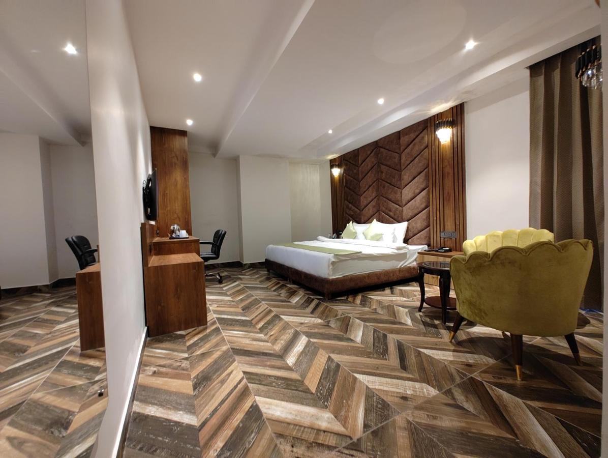 Grand Luxotica By Dls Hotels デヘラードゥーン エクステリア 写真