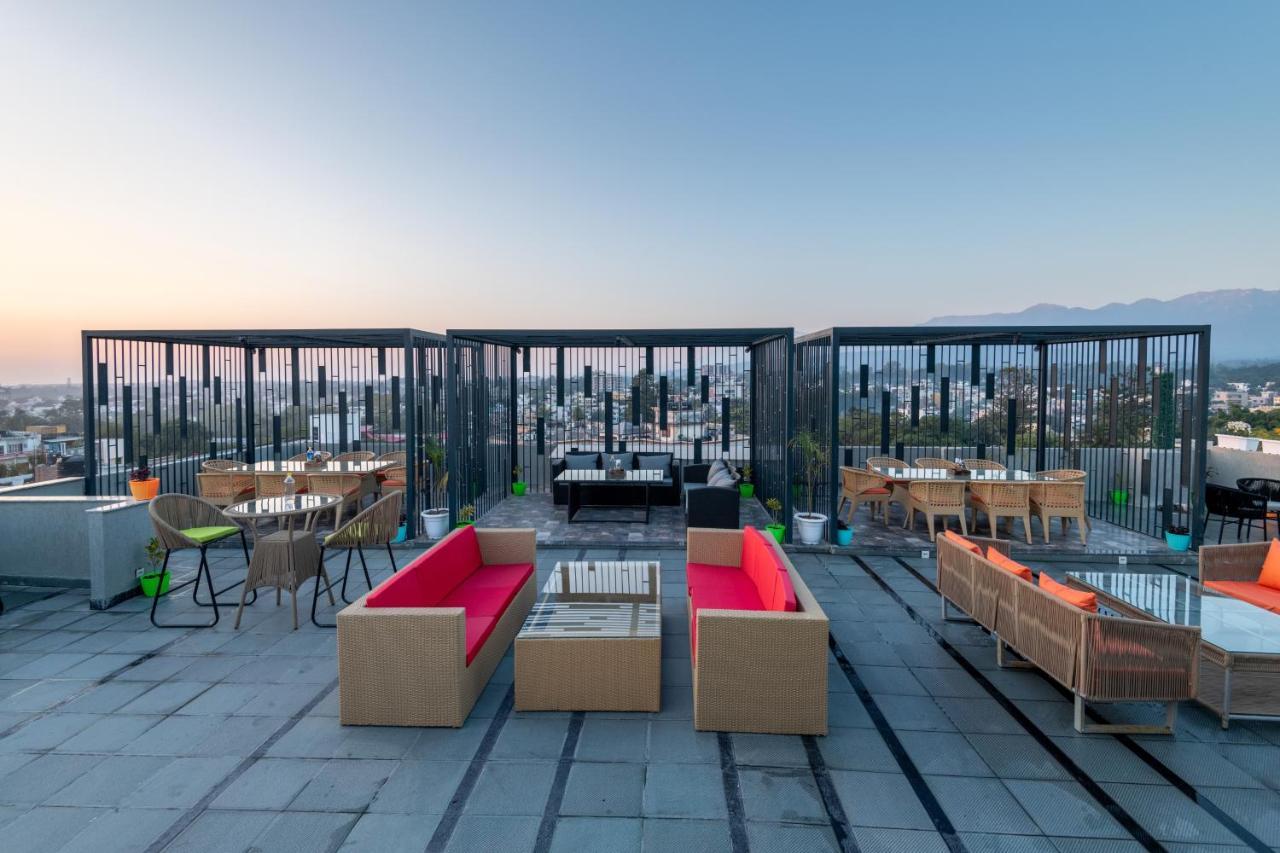 Grand Luxotica By Dls Hotels デヘラードゥーン エクステリア 写真